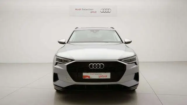 Photo 1 : Audi E-tron 2022 Electric