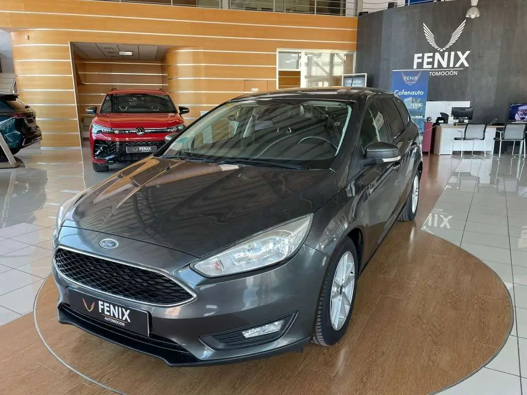 Photo 1 : Ford Focus 2016 Essence