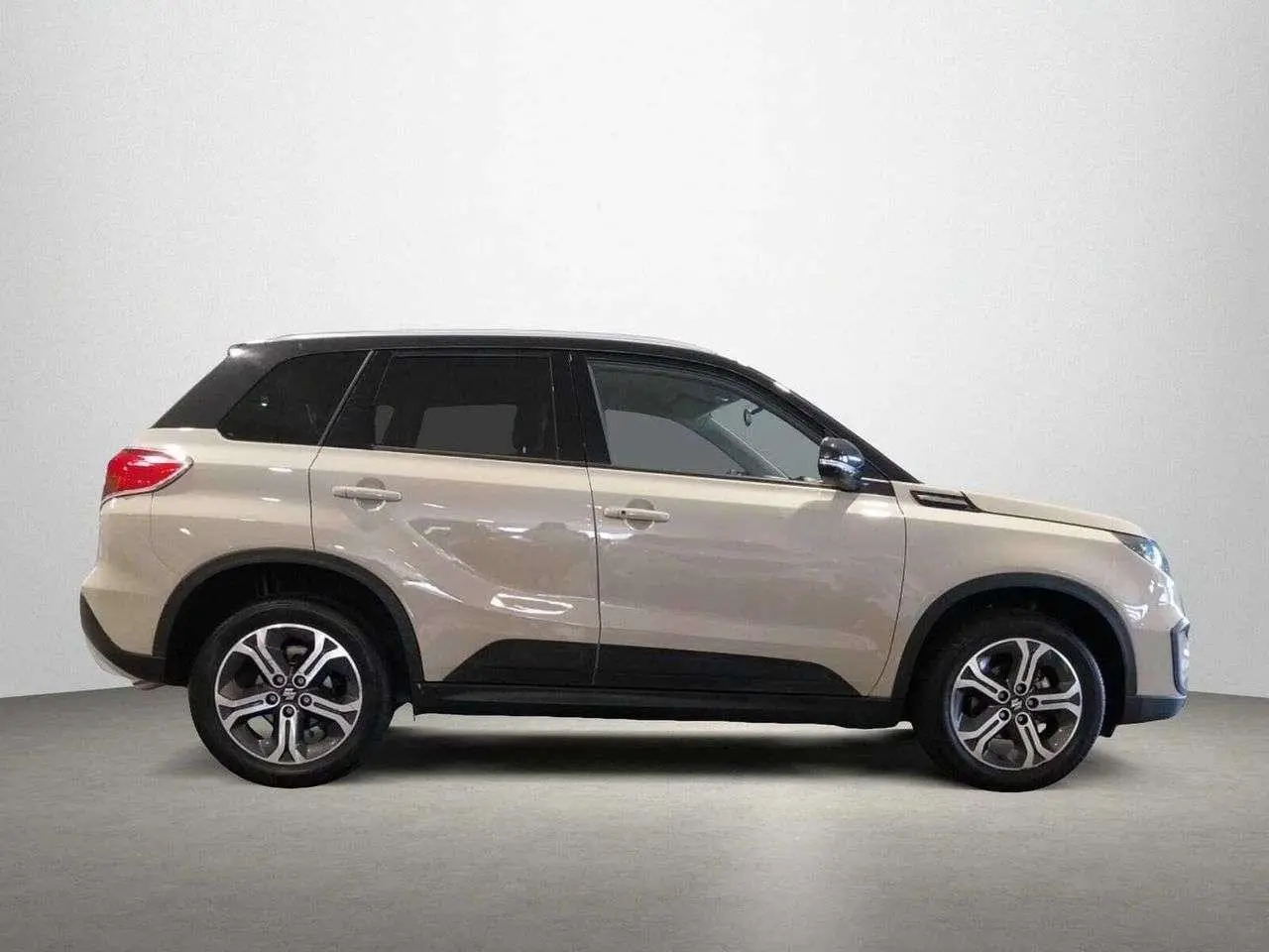 Photo 1 : Suzuki Vitara 2016 Petrol