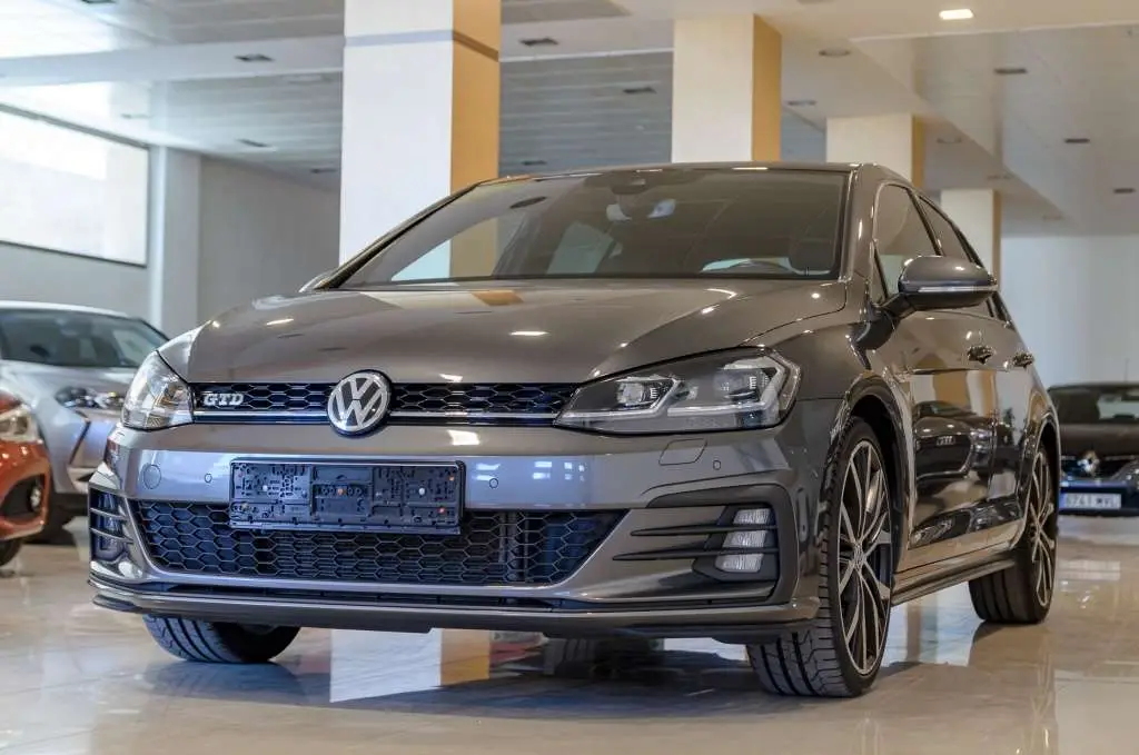 Photo 1 : Volkswagen Golf 2018 Diesel