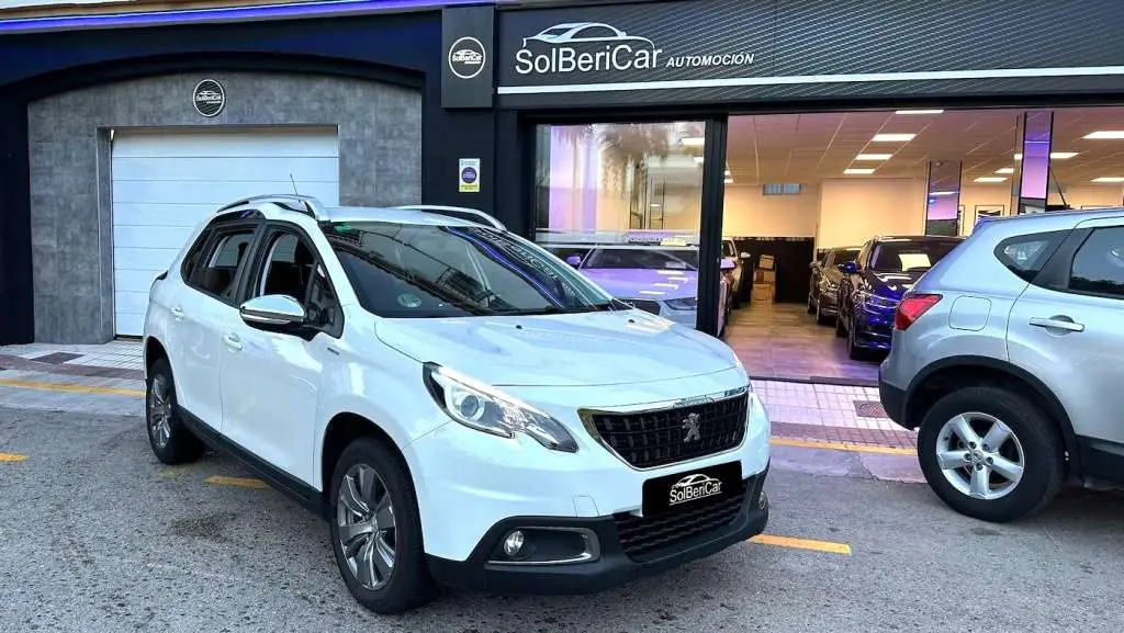 Photo 1 : Peugeot 2008 2019 Petrol