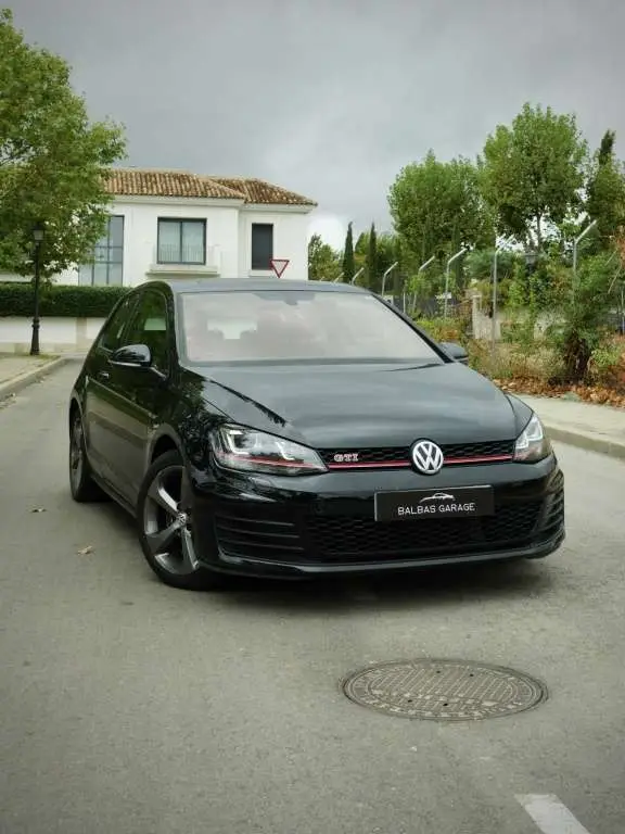 Photo 1 : Volkswagen Golf 2015 Essence