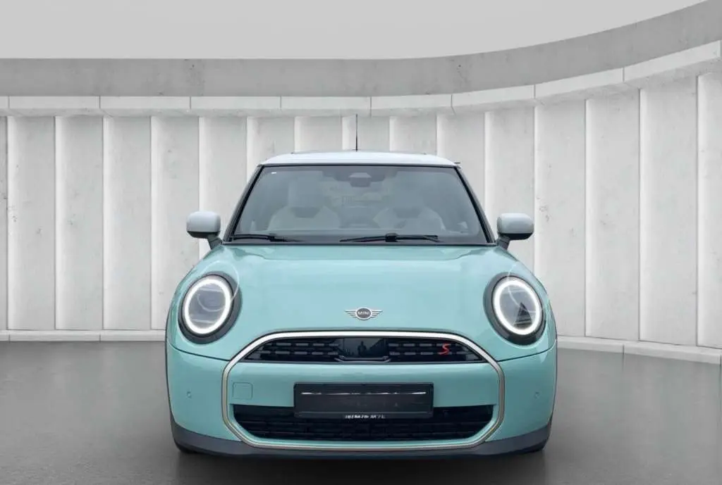 Photo 1 : Mini Cooper 2024 Petrol