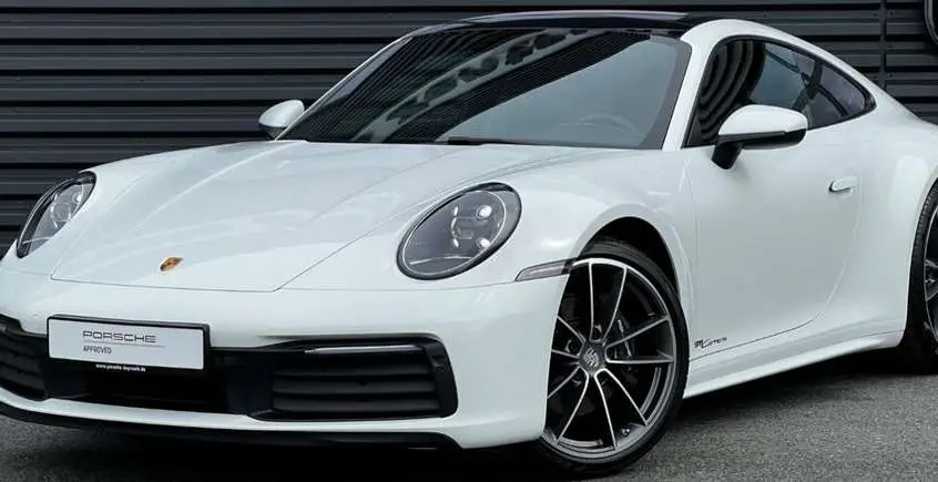 Photo 1 : Porsche 992 2020 Essence