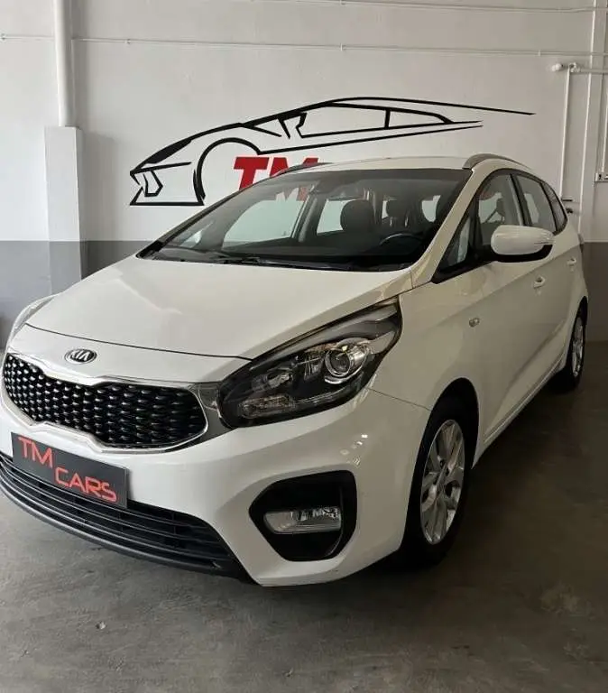 Photo 1 : Kia Carens 2017 Petrol