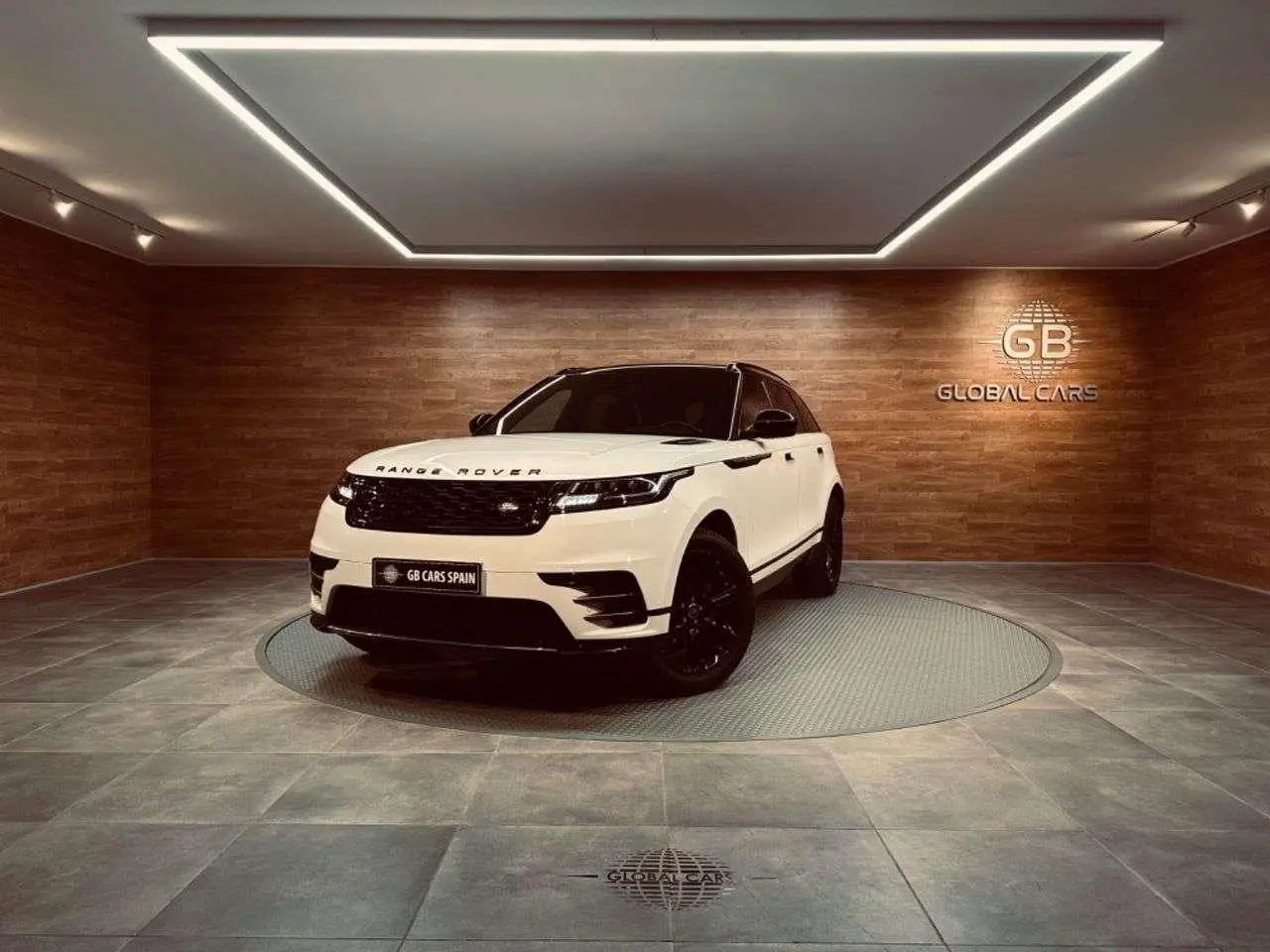 Photo 1 : Land Rover Range Rover Velar 2017 Diesel