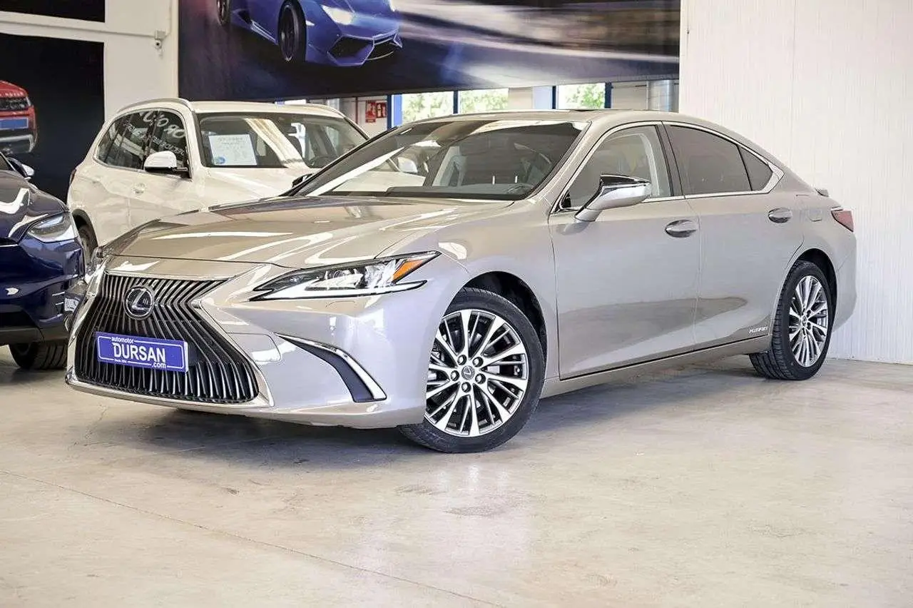 Photo 1 : Lexus Es 2021 Hybride