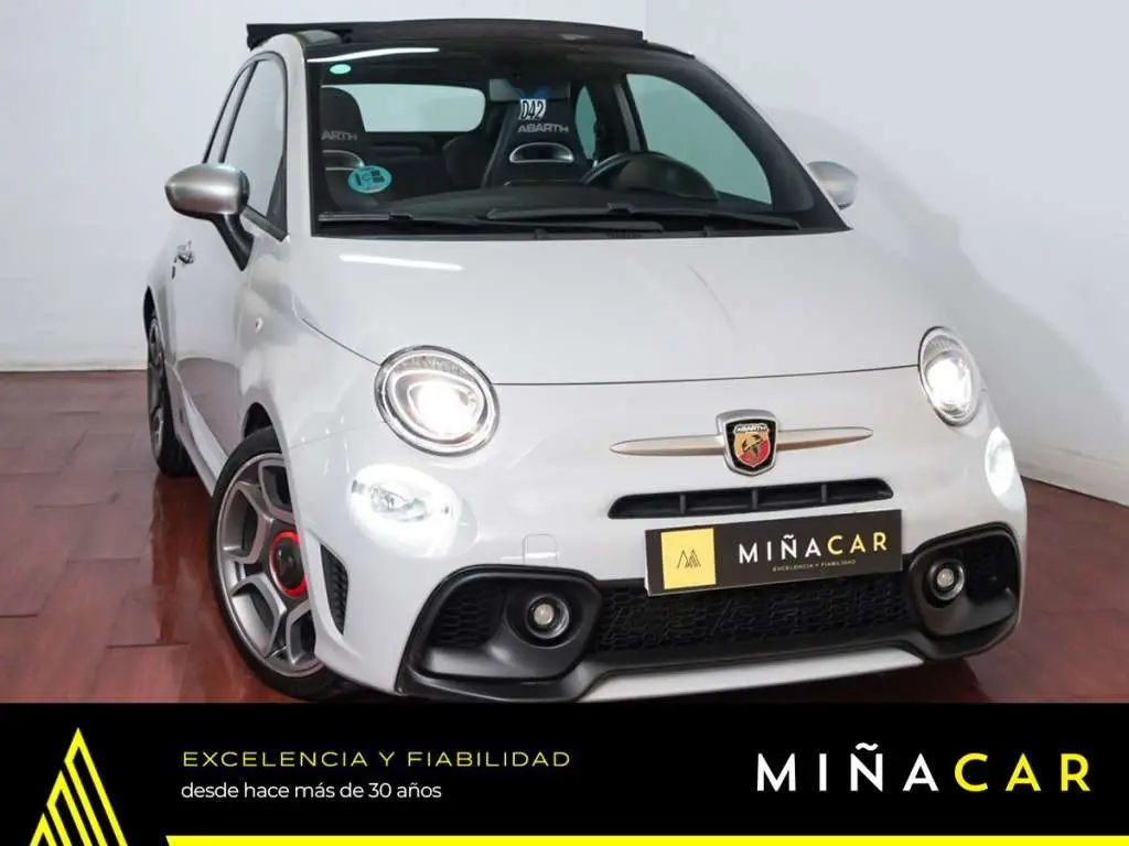 Photo 1 : Abarth 595 2021 Petrol