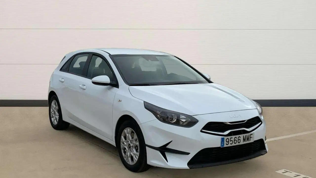 Photo 1 : Kia Ceed 2023 Diesel