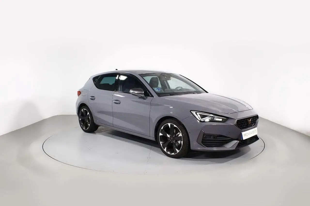 Photo 1 : Cupra Leon 2024 Petrol