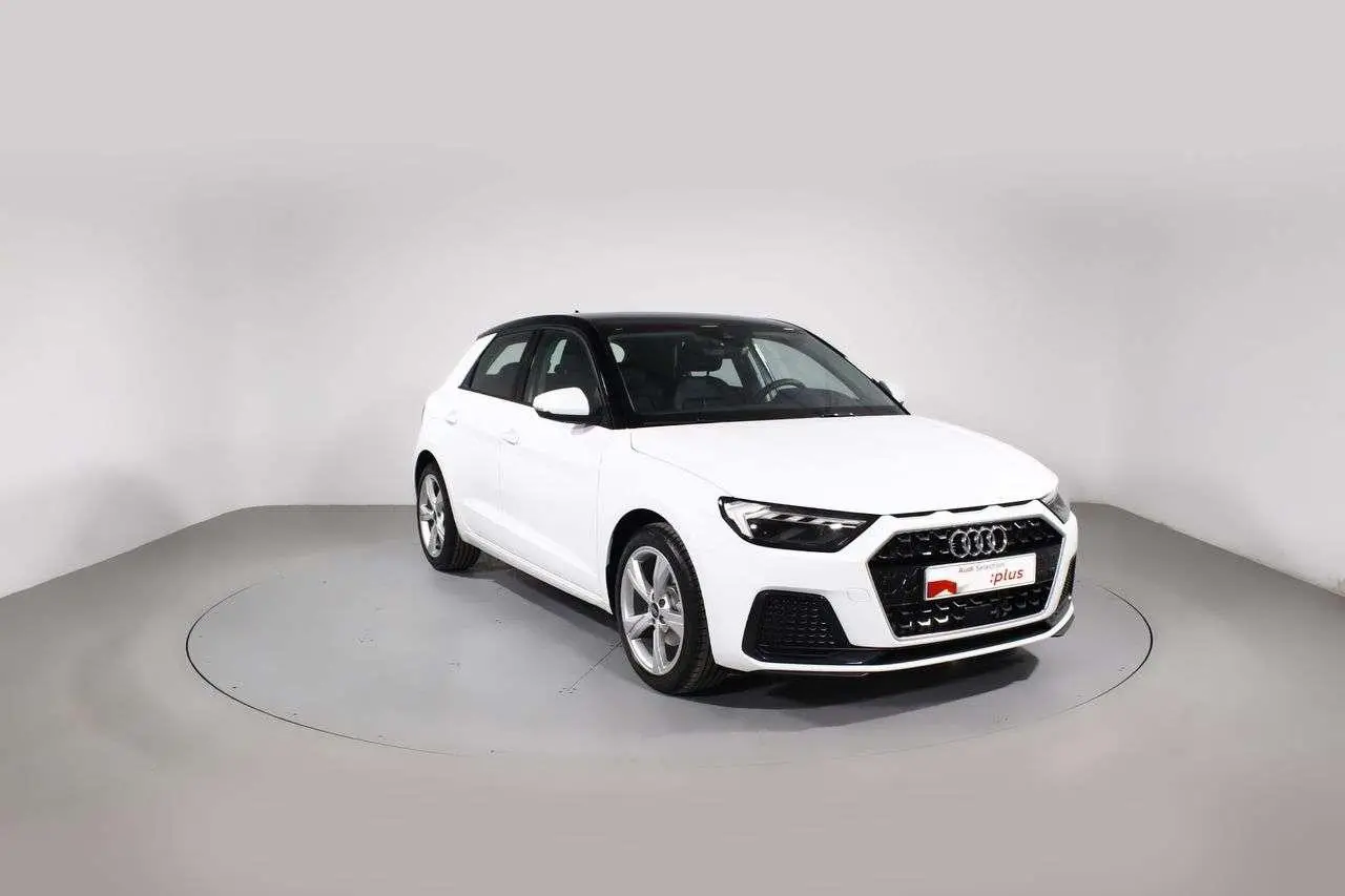 Photo 1 : Audi A1 2024 Essence