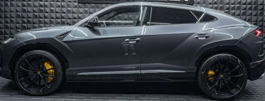 Photo 1 : Lamborghini Urus 2019 Essence