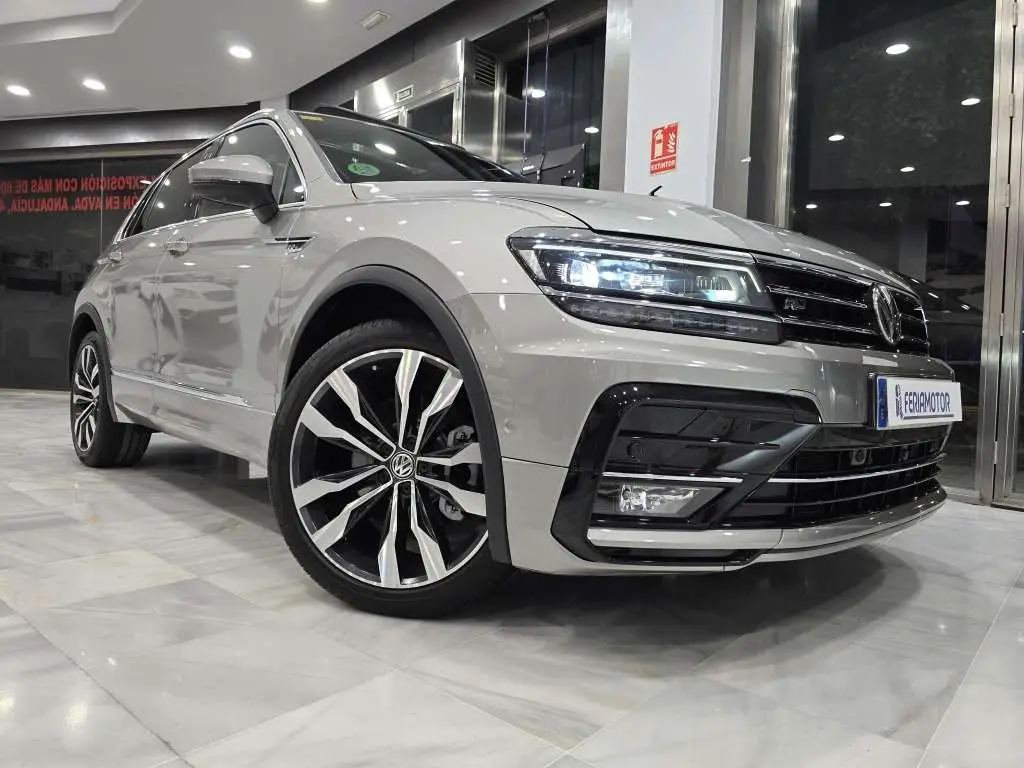 Photo 1 : Volkswagen Tiguan 2018 Diesel