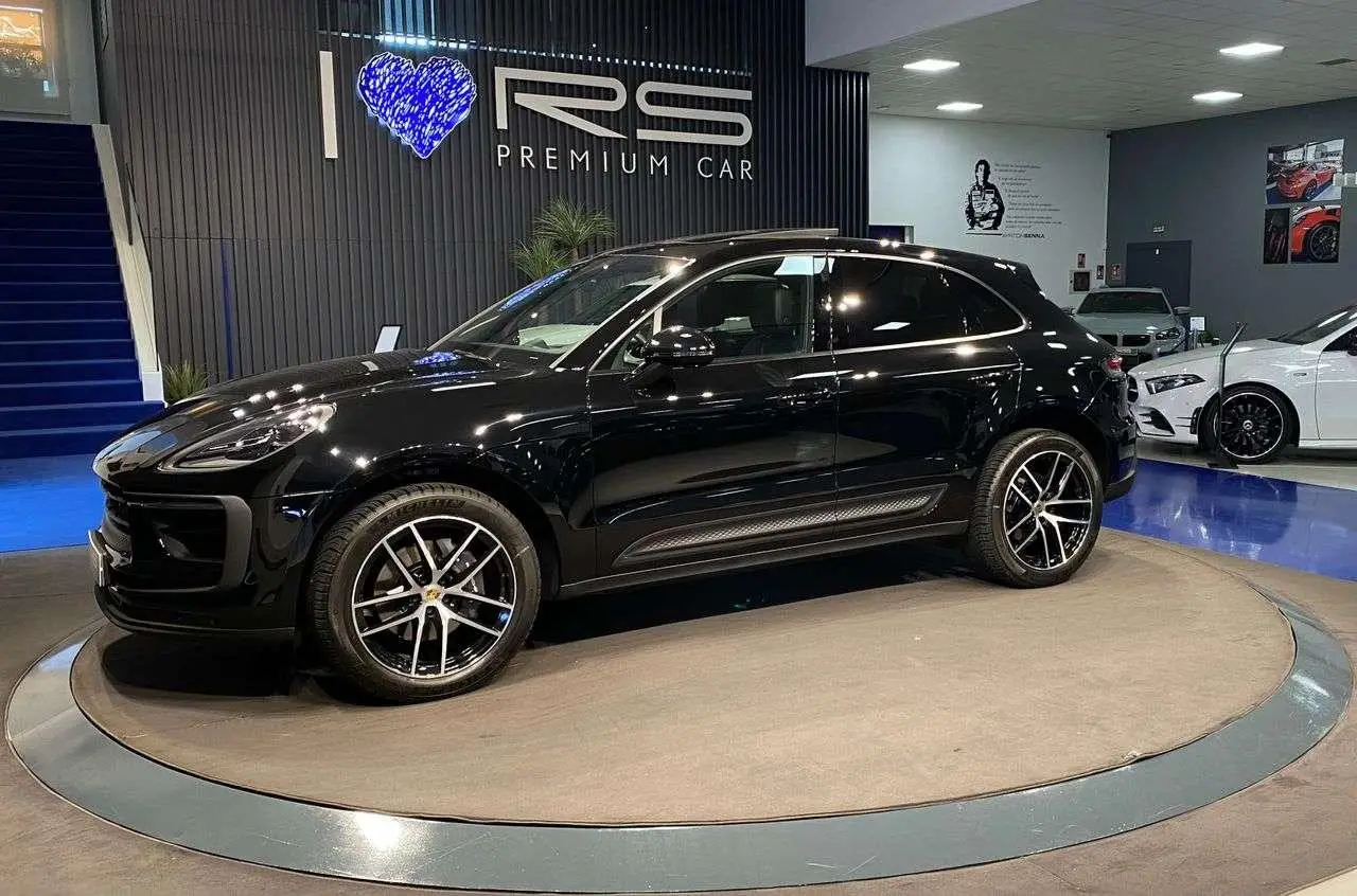 Photo 1 : Porsche Macan 2022 Essence