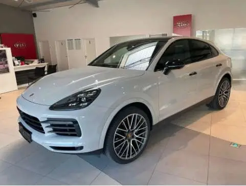 Photo 1 : Porsche Cayenne 2022 Petrol