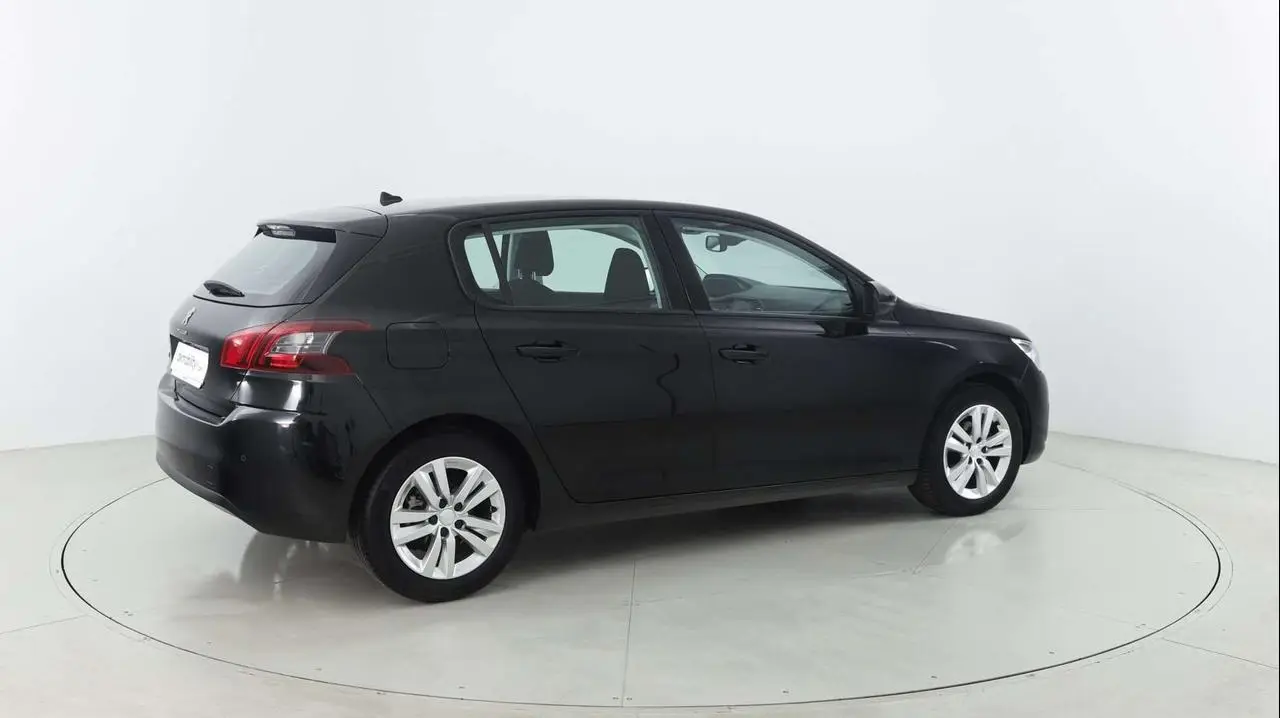 Photo 1 : Peugeot 308 2021 Petrol