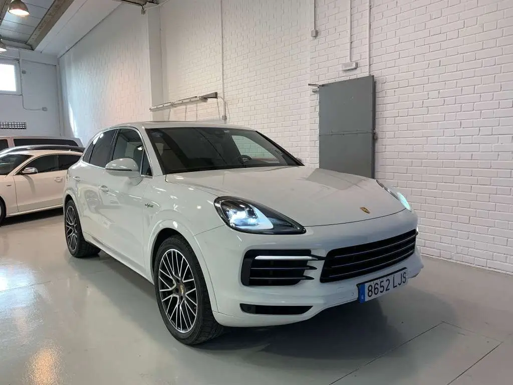 Photo 1 : Porsche Cayenne 2020 Hybrid