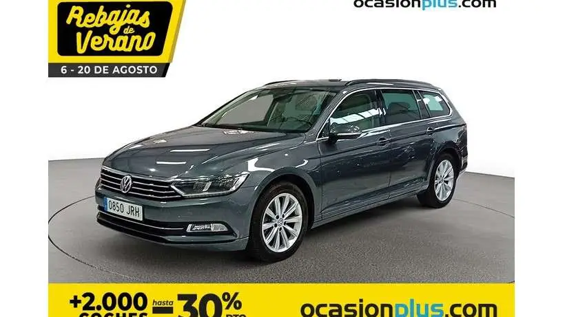 Photo 1 : Volkswagen Passat 2016 Petrol