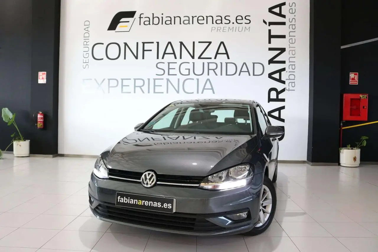 Photo 1 : Volkswagen Golf 2019 Essence