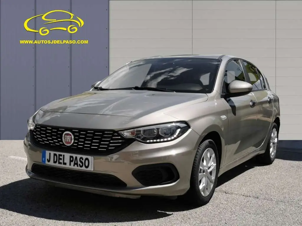 Photo 1 : Fiat Tipo 2018 Essence