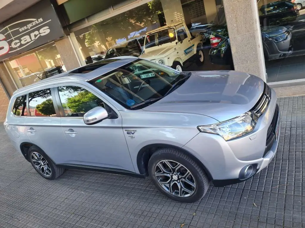 Photo 1 : Mitsubishi Outlander 2015 Hybride