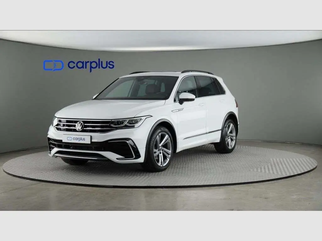 Photo 1 : Volkswagen Tiguan 2021 Essence