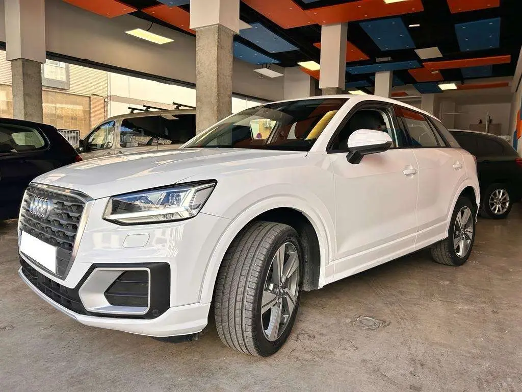 Photo 1 : Audi Q2 2017 Diesel