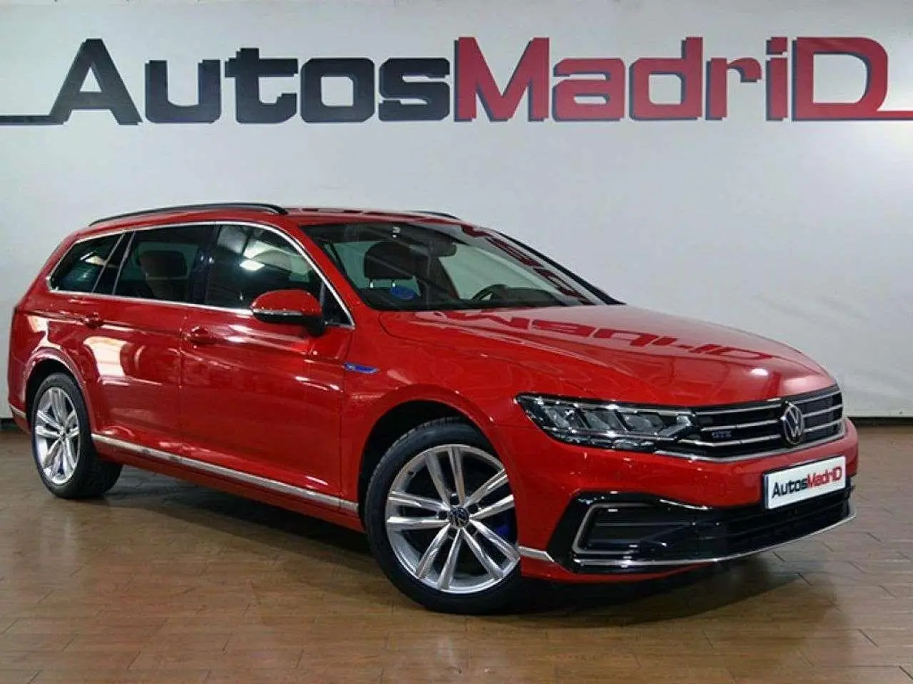 Photo 1 : Volkswagen Passat 2020 Hybrid