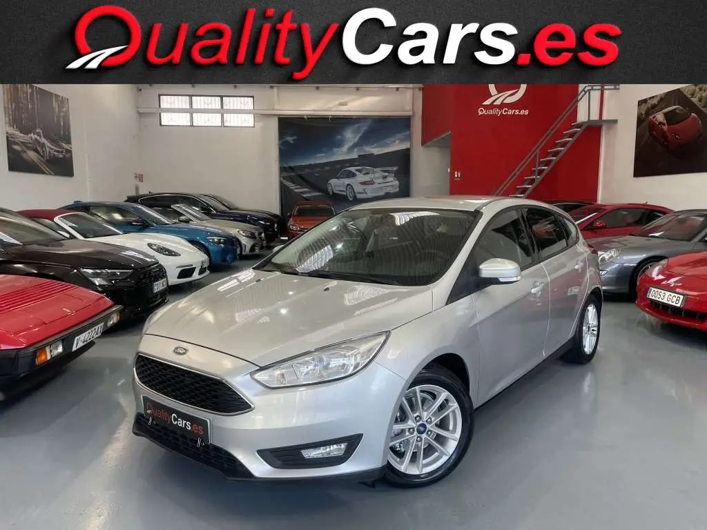 Photo 1 : Ford Focus 2017 Essence