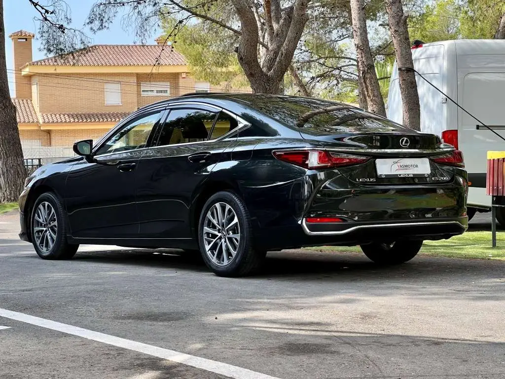 Photo 1 : Lexus Es 2022 Hybrid