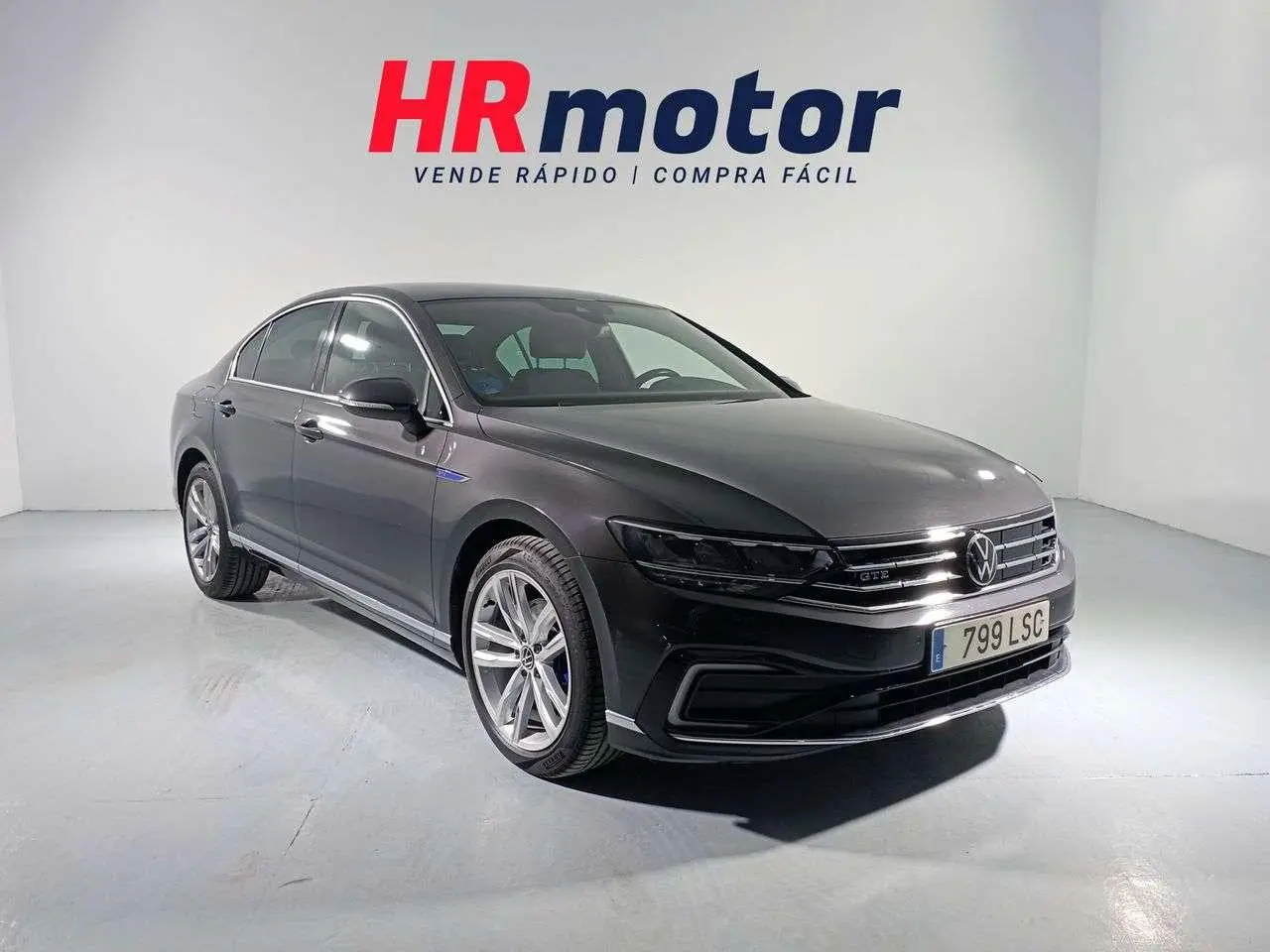 Photo 1 : Volkswagen Passat 2021 Autres