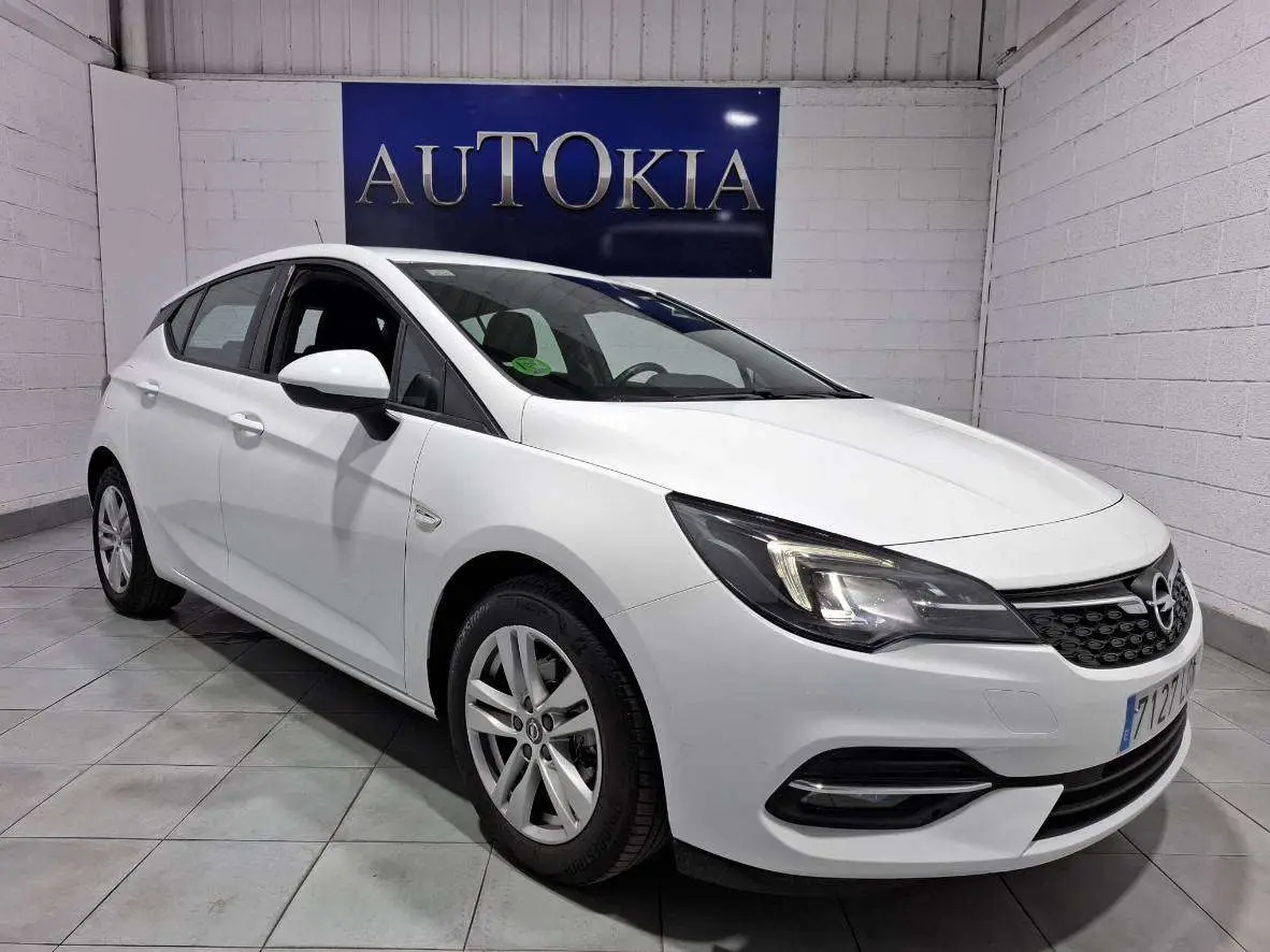 Photo 1 : Opel Astra 2020 Essence