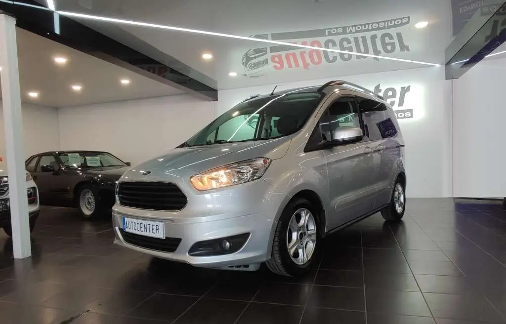 Photo 1 : Ford Tourneo 2016 Petrol