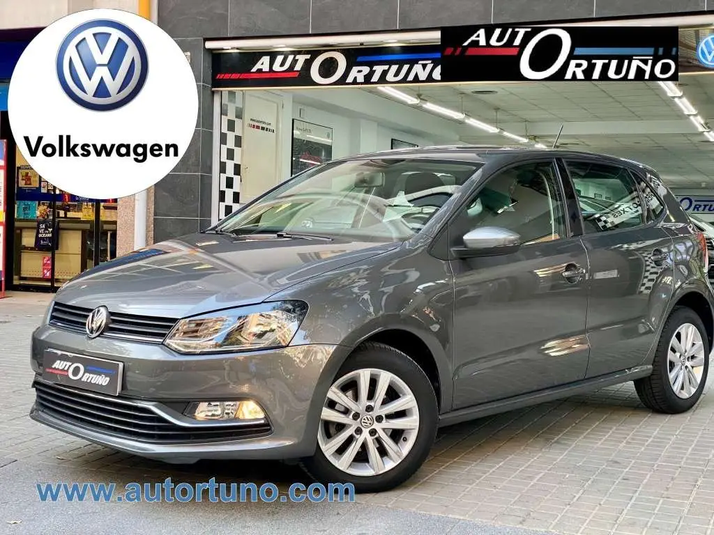 Photo 1 : Volkswagen Polo 2015 Petrol