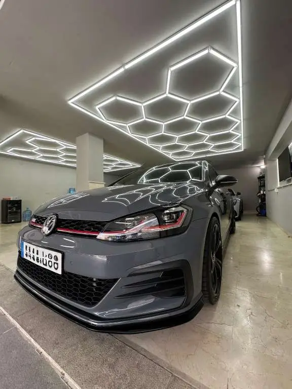 Photo 1 : Volkswagen Golf 2019 Essence