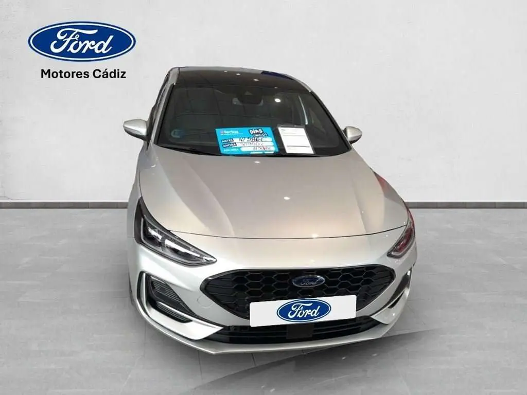 Photo 1 : Ford Focus 2023 Petrol