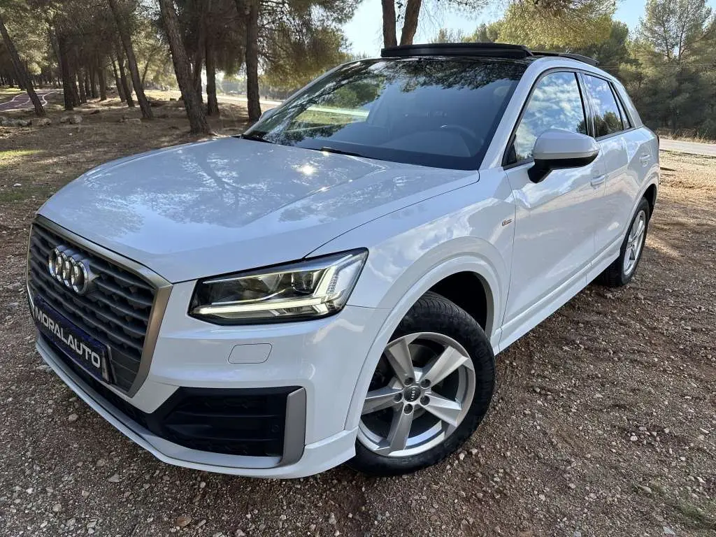 Photo 1 : Audi Q2 2018 Petrol