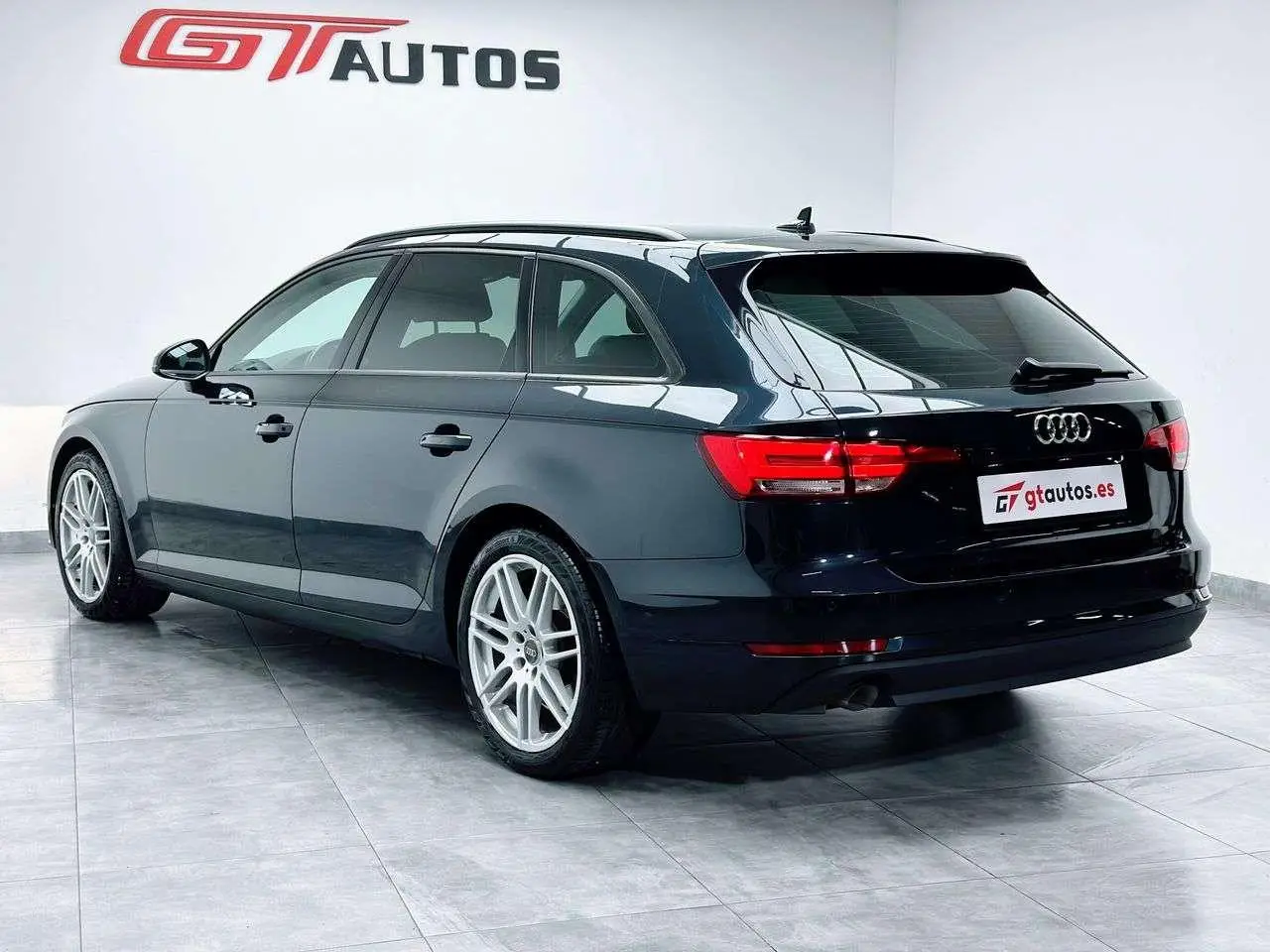 Photo 1 : Audi A4 2016 Diesel