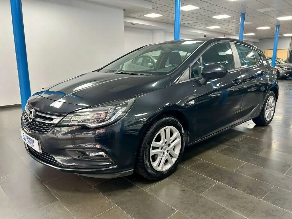 Photo 1 : Opel Astra 2016 Essence