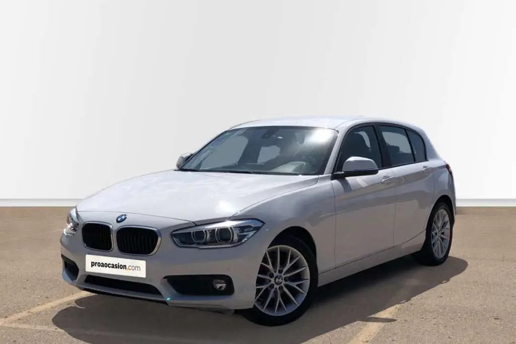 Photo 1 : Bmw Serie 1 2019 Petrol