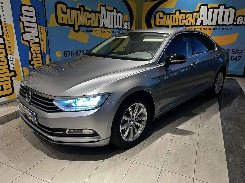 Photo 1 : Volkswagen Passat 2019 Diesel