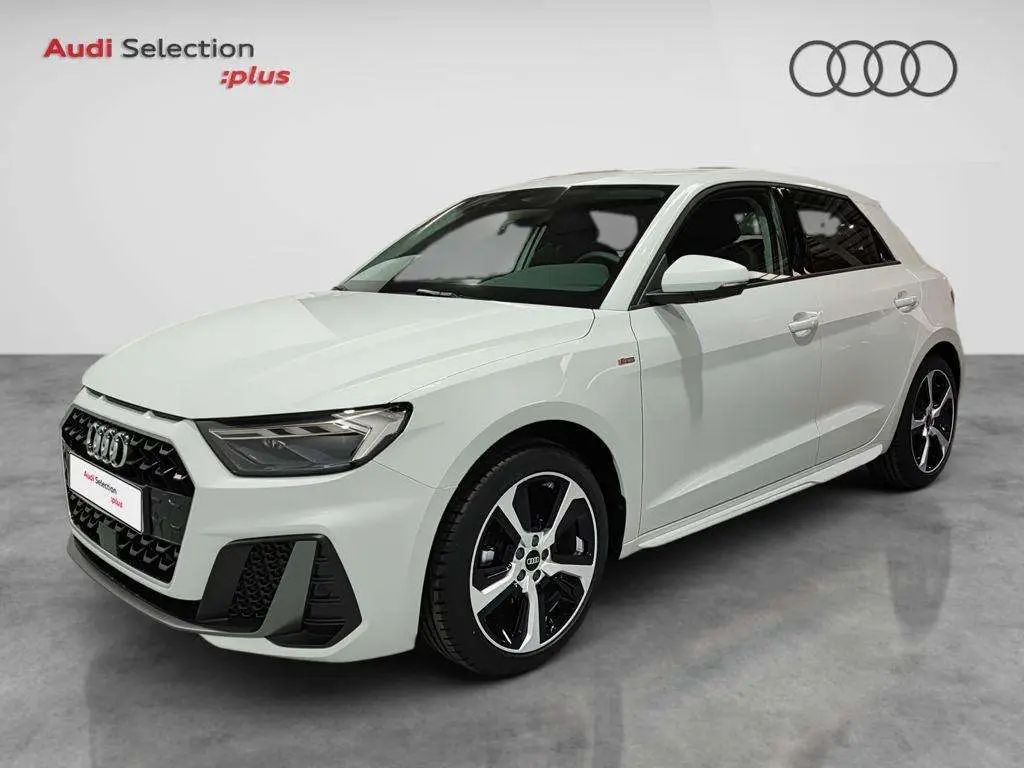 Photo 1 : Audi A1 2024 Essence