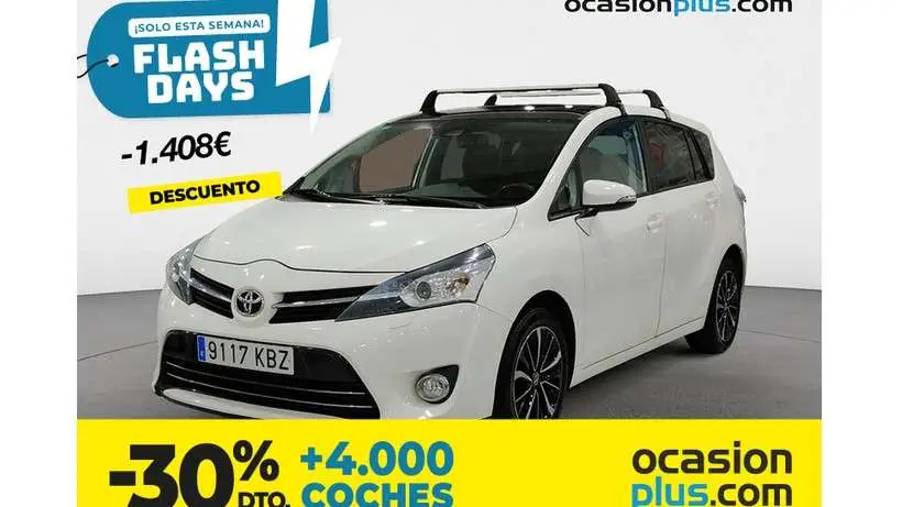 Photo 1 : Toyota Verso 2017 Essence