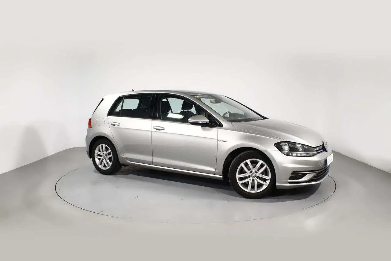 Photo 1 : Volkswagen Golf 2020 Essence