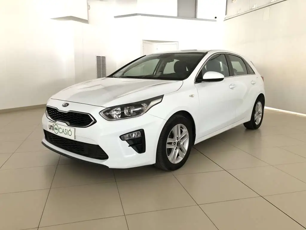 Photo 1 : Kia Ceed 2021 Essence