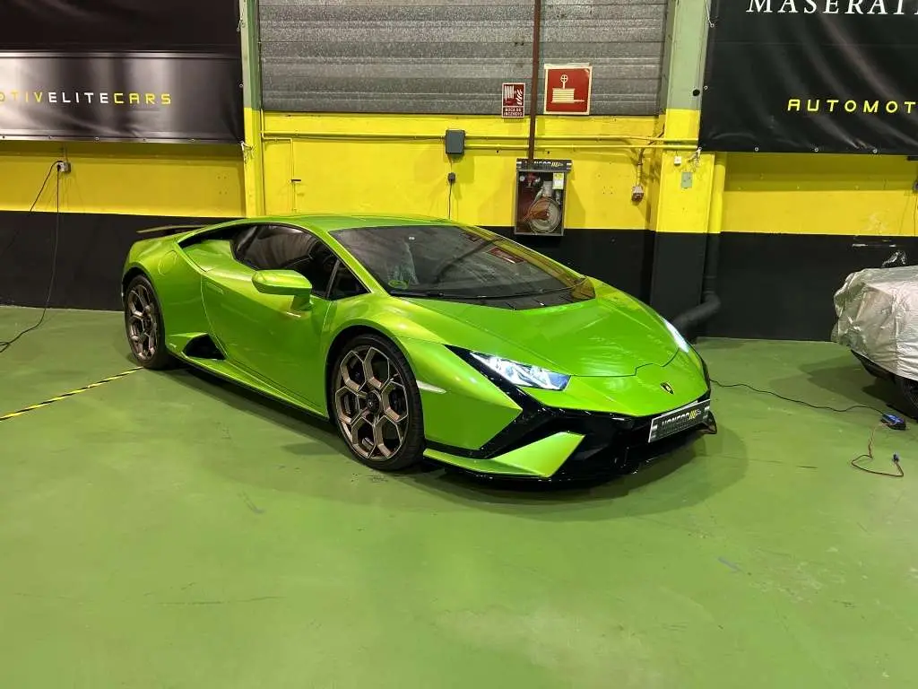 Photo 1 : Lamborghini Huracan 2023 Petrol