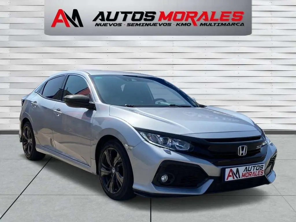 Photo 1 : Honda Civic 2018 Essence