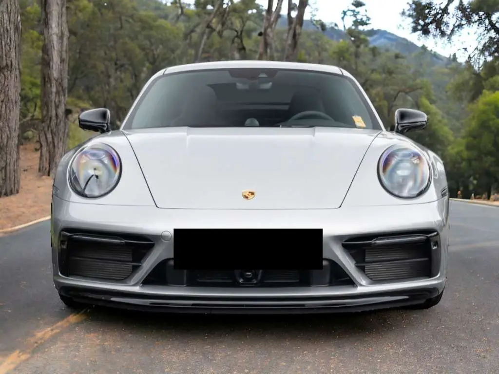 Photo 1 : Porsche 992 2024 Essence