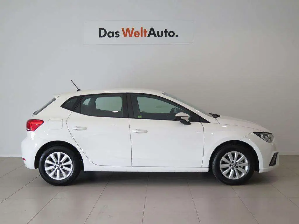 Photo 1 : Seat Ibiza 2021 Petrol