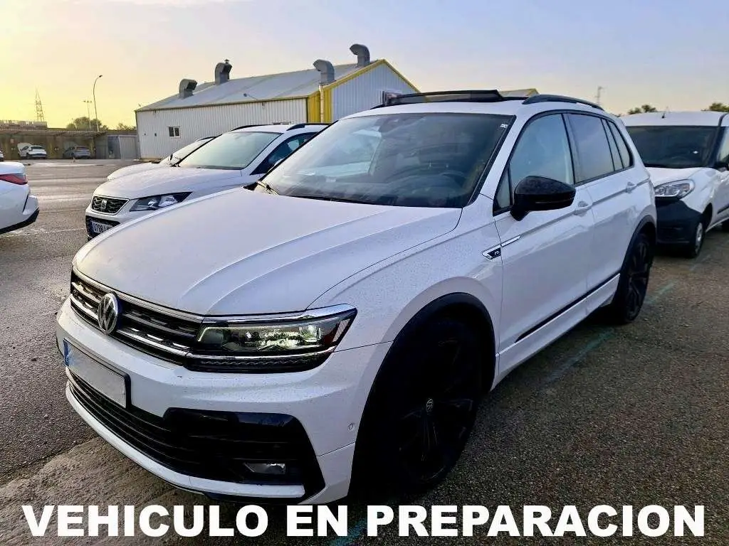 Photo 1 : Volkswagen Tiguan 2020 Essence